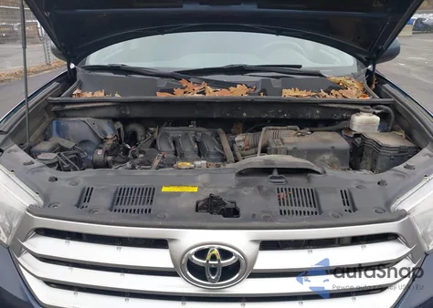 2012 Toyota Highlander Se V6 z USA, uszkodzony, nr VIN 5TDBK3EH6CS130983